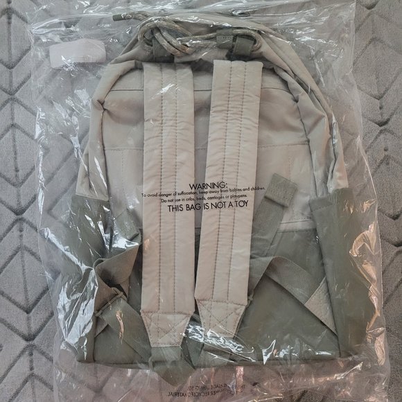 Thirty One Commuter Backpack - NWOT - Picture 7 of 8